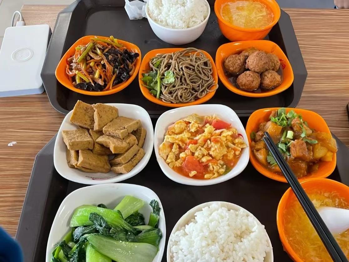员工餐